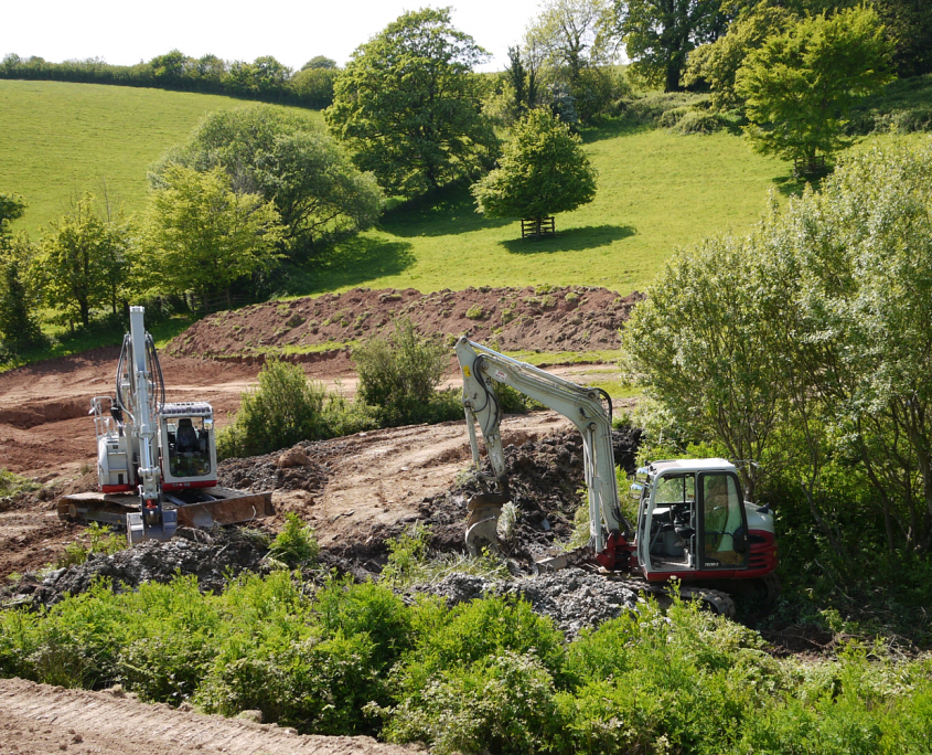 below-right-heading Lake excavation Devon, specialists in ponds & lakes - Earthform